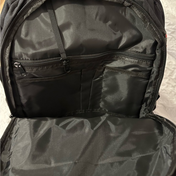 BRAND NEW travel backpack - Picture 5 of 6